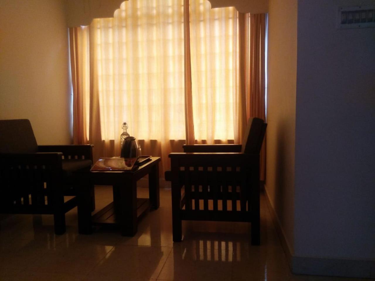 무나르 Holly Hock B&B 외부 사진